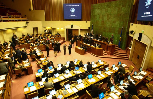 CÁMARA PIDE AL EJECUTIVO MEDIDAS EN FAVOR DE LOS TRABAJADORES A HONORARIOS DEL SECTOR PÚBLICO | Abogados en Calbuco - Estudio Jurídico